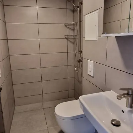 Naehe S-bahn Inklusive Parkplatz