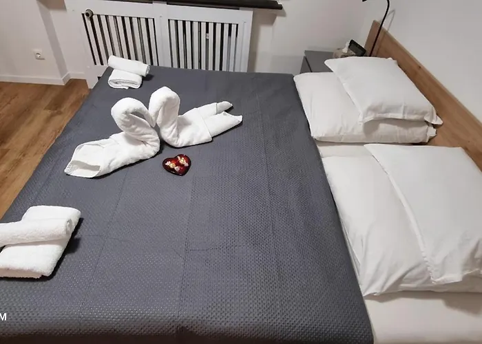 公寓 Naehe S-bahn Inklusive Parkplatz Oberesslingen